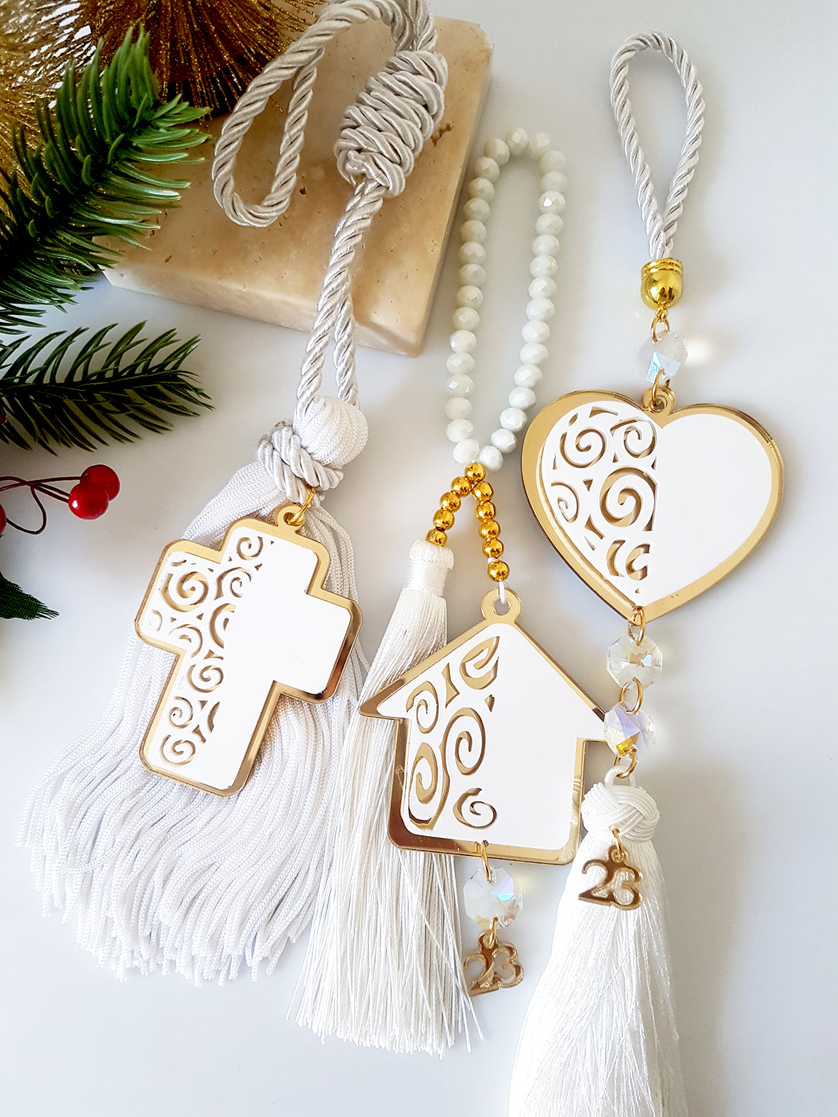 Κρεμαστό γούρι Καρδιά με φούντα