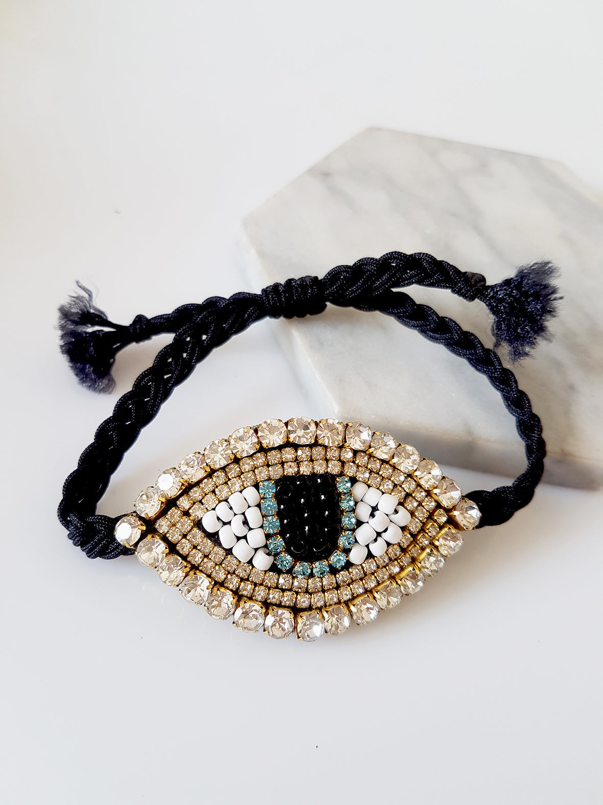 Χειροποίητο βραχιόλι με μεγάλο μοτίφ ματιού με στρας κεντημένο στο χέρι – Shiny Eye Large – So Cute by Dimi