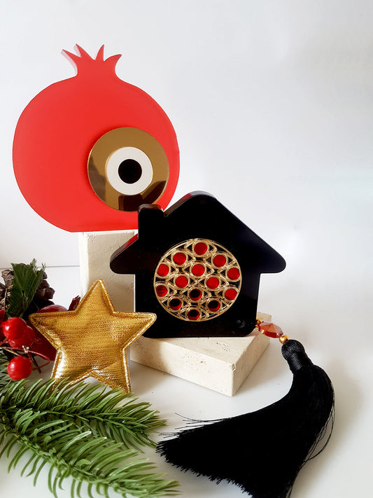 Επιτραπέζιο γούρι Σπιτάκι με pattern μάτια και φούντα