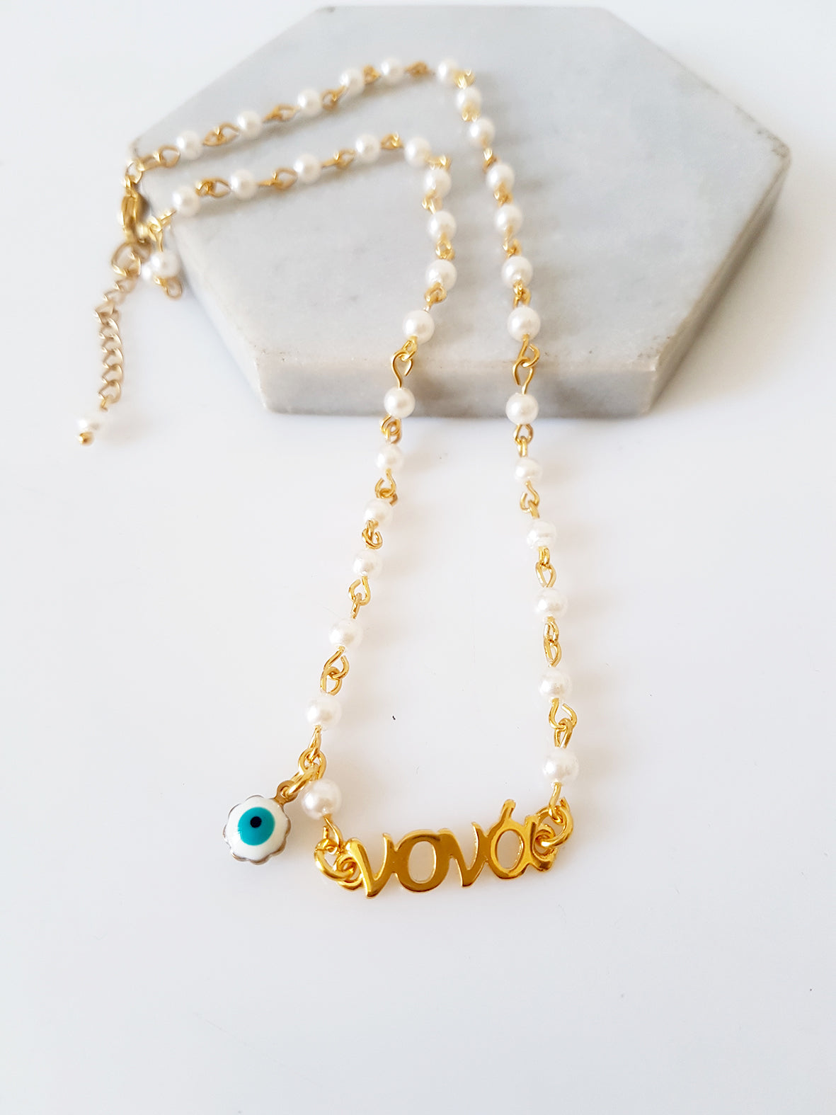 Χειροποίητο κολιέ ροζάριο με πέρλες, ταυτότητα “Νονά” και ματάκι – So Cute by Dimi