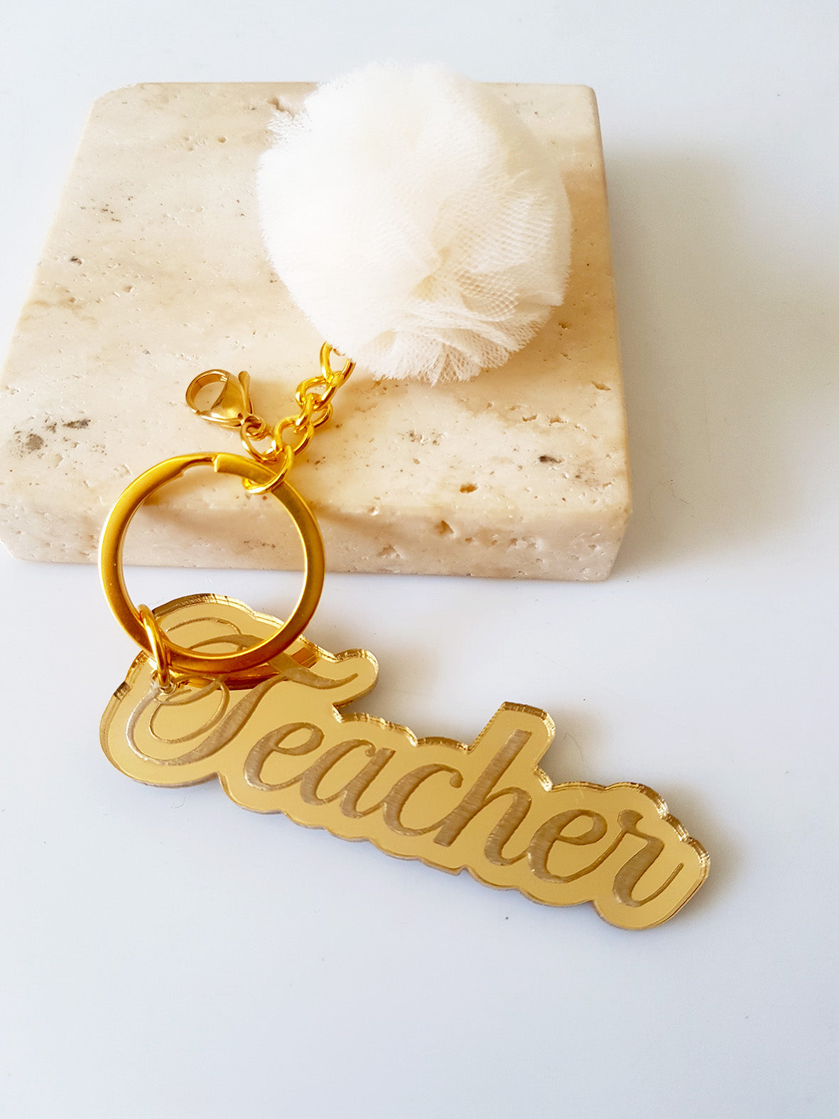 Μπρελόκ Teacher με πον πον σε ξύλινη πλάτη δώρου - So Cute by Dimi