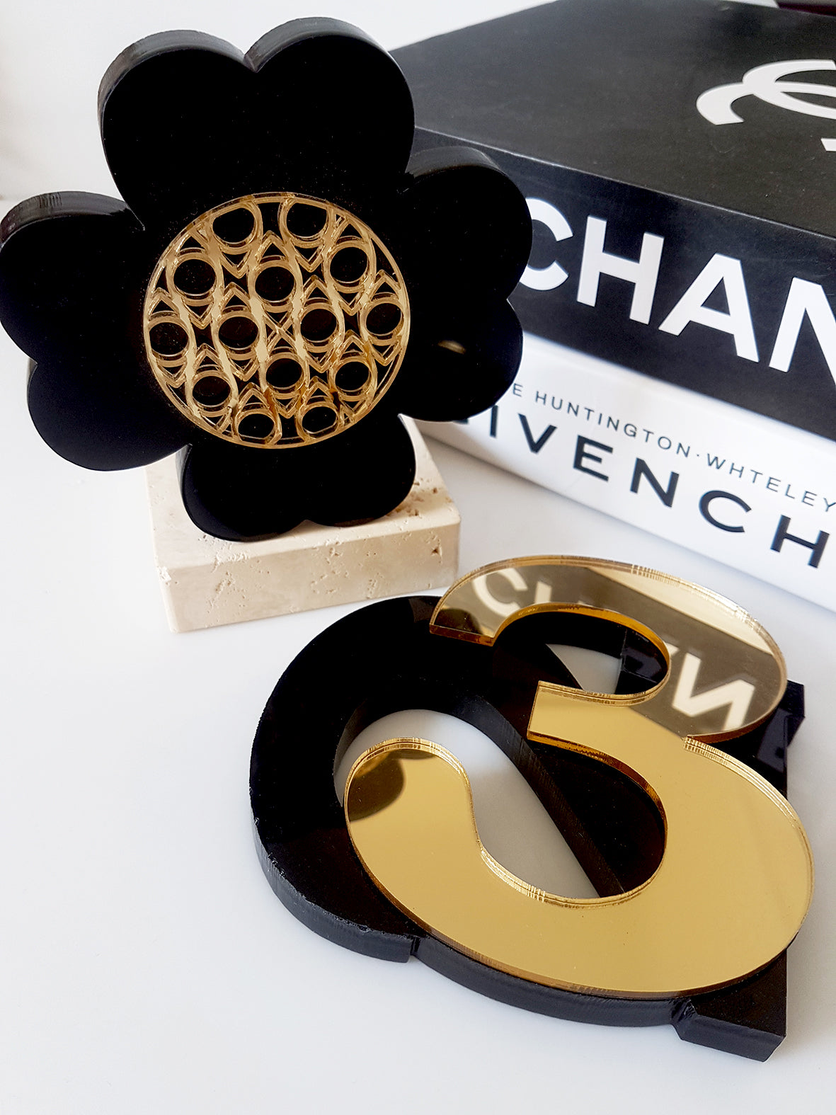 Four-leaf Clover table charm with patten of evil eyes contours - SoCuteb2b