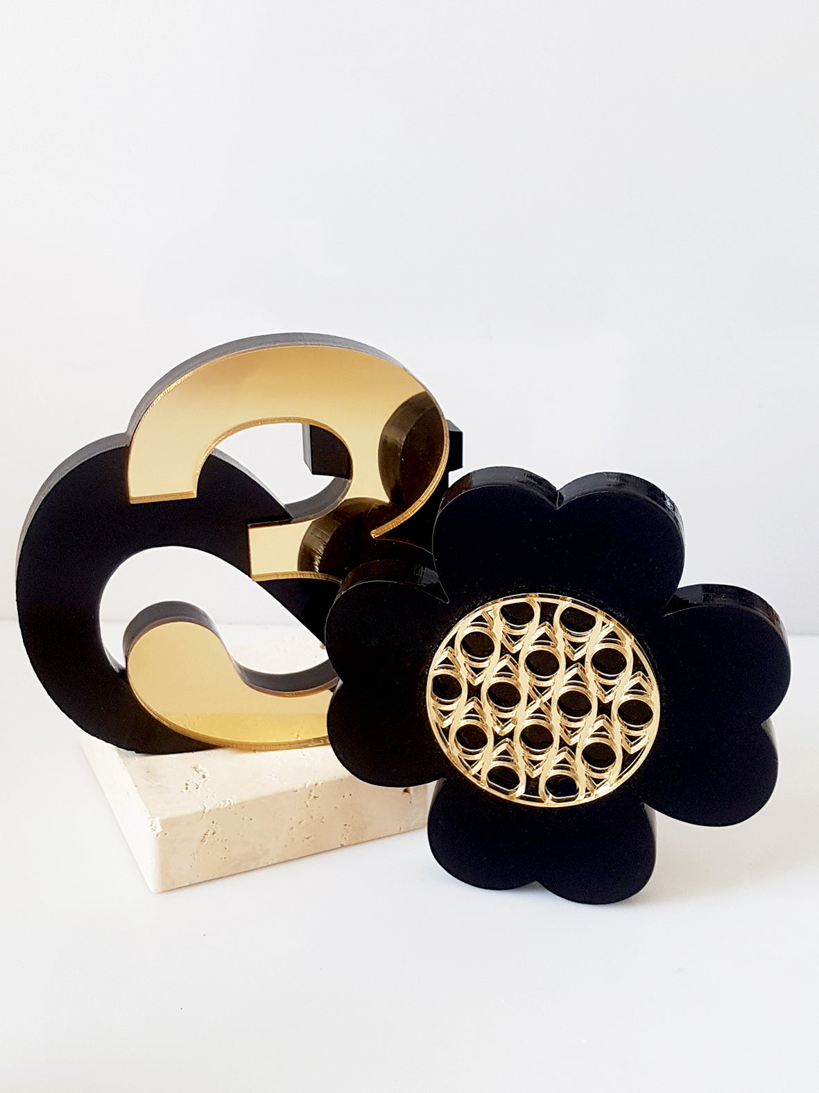 Four-leaf Clover table charm with patten of evil eyes contours - SoCuteb2b