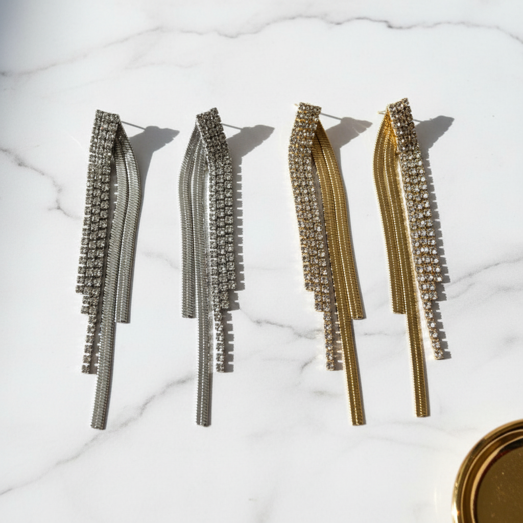 ⚡🚚 Twist & Shine – Ατσάλινα Κρεμαστά Σκουλαρίκια Strass