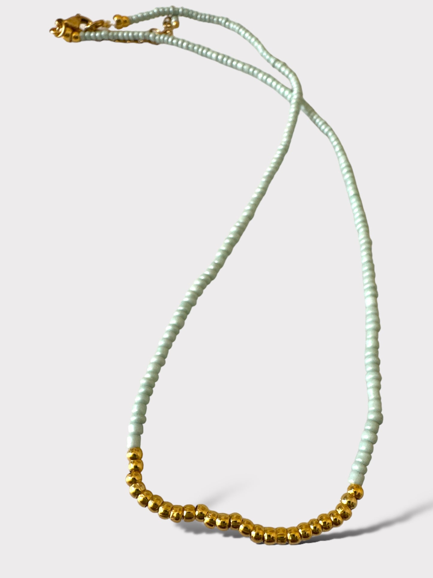 MINIMAL BEADED NECKLACE