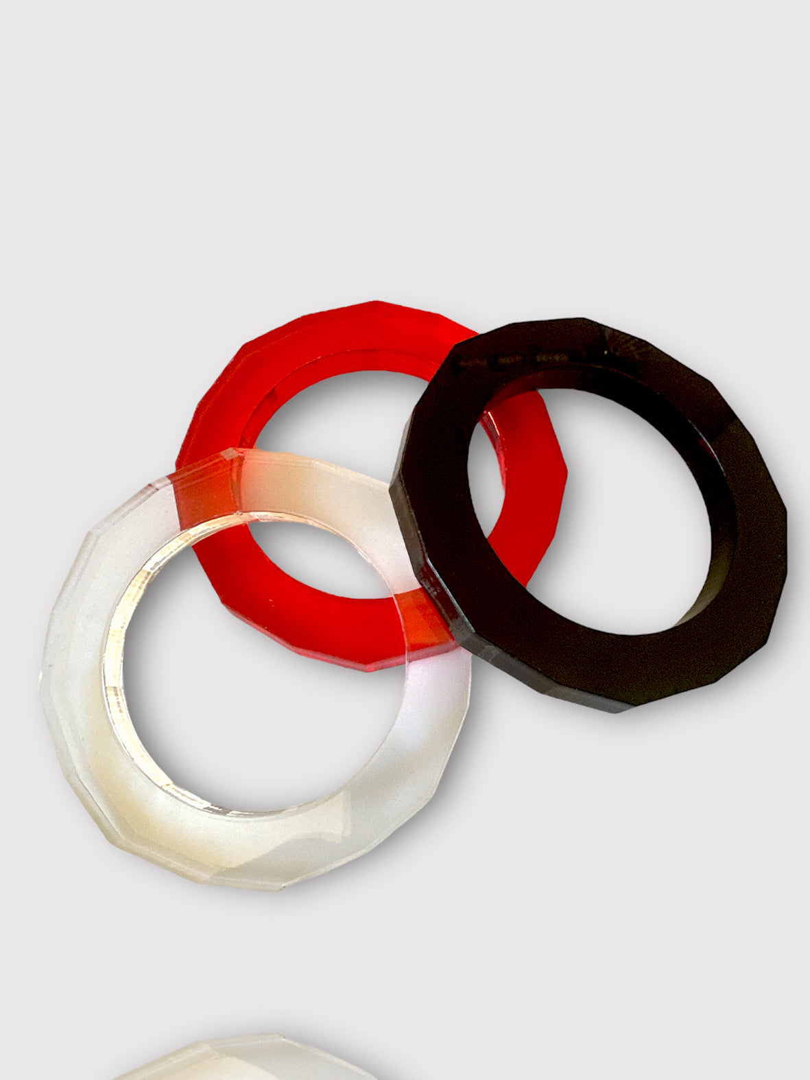 PLEXIGLASS ROUND BANGLE