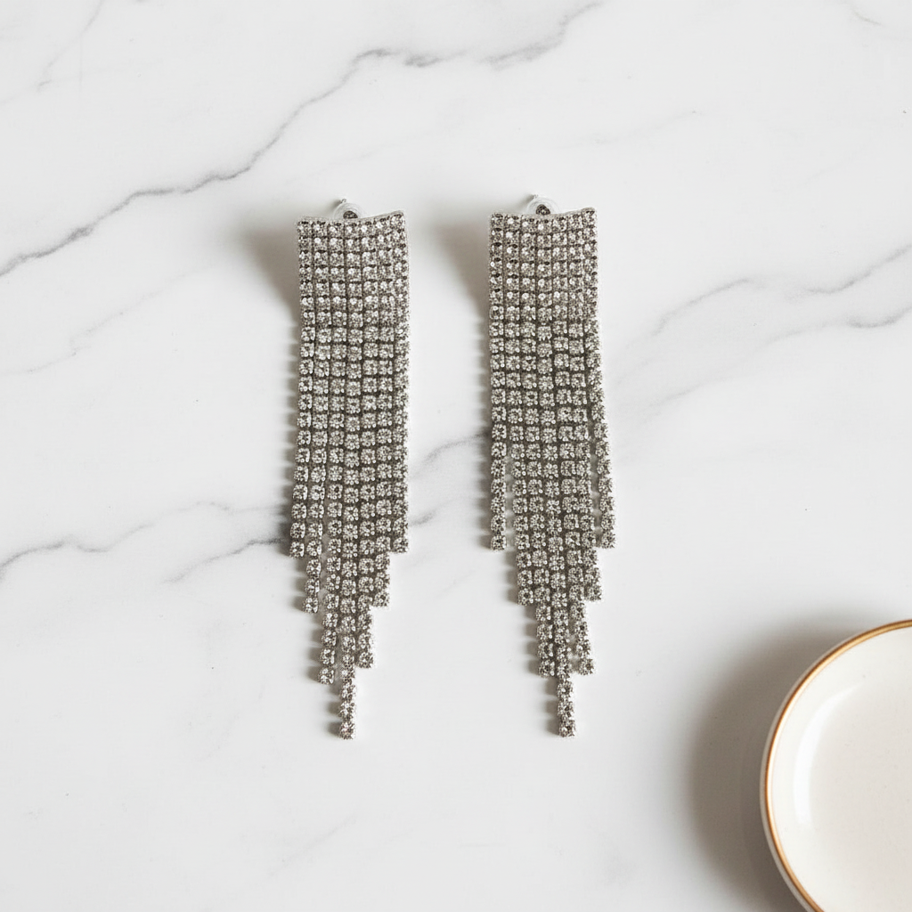 Χονδρική – Ατσάλινα glam σκουλαρίκια strass σε ασημί – So Cute Wholesale