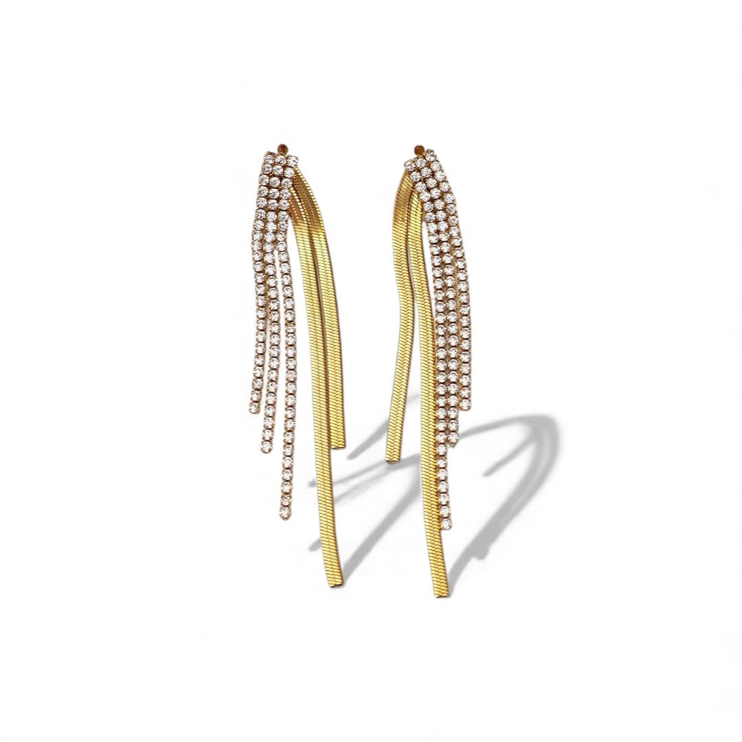 ⚡🚚 Twist & Shine – Ατσάλινα Κρεμαστά Σκουλαρίκια Strass