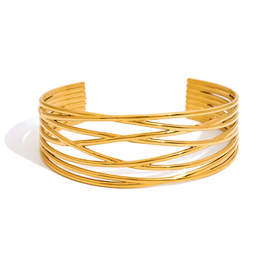Golden Waves – Ατσάλινο cuff βραχιόλι με γραμμικό σχέδιο, επιχρυσωμένο | So Cute By Dimi