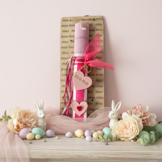 Χονδρική πασχαλινή λαμπάδα 30 εκ. με καρδιές και μπρελόκ καθρέφτη – So Cute by Dimi