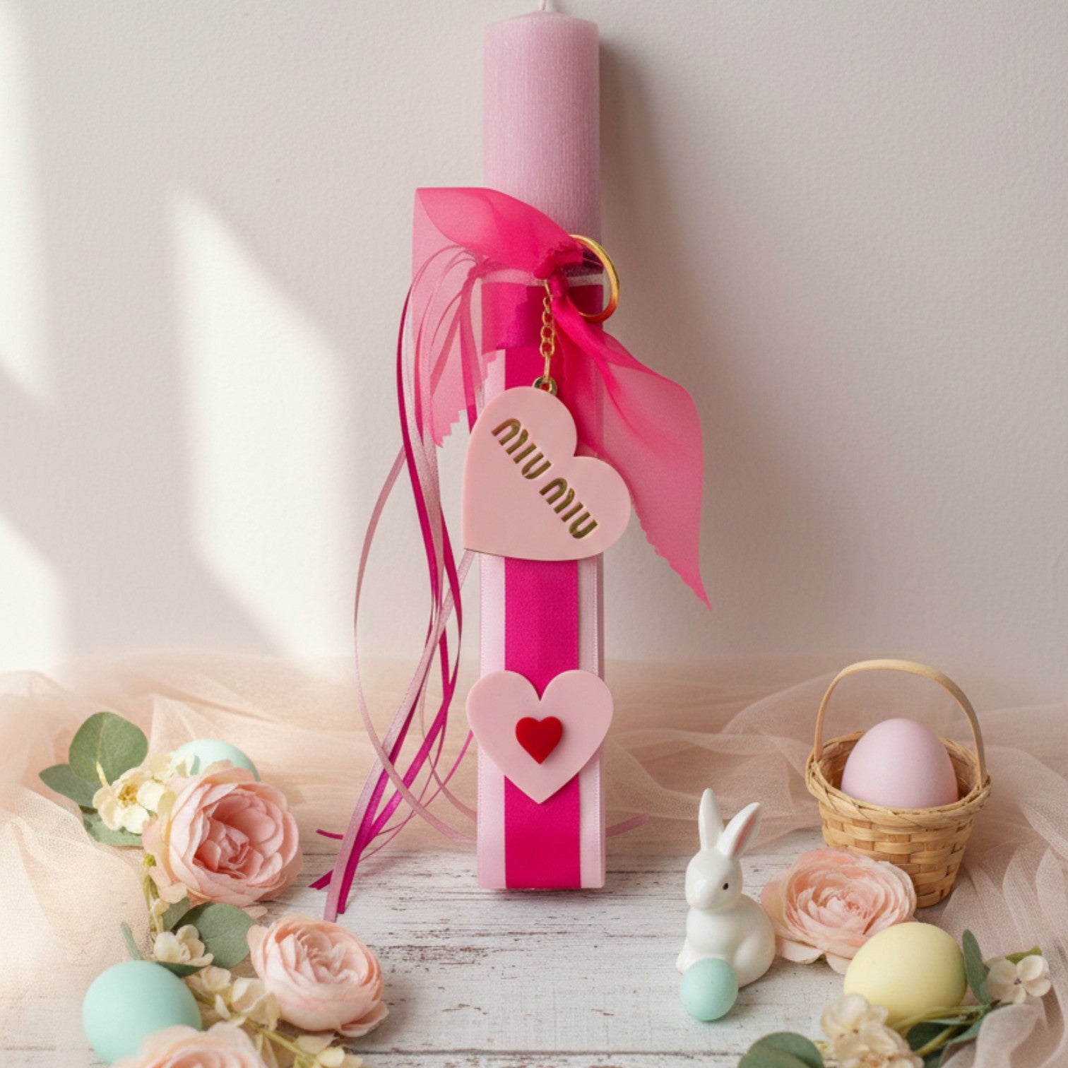 Χονδρική πασχαλινή λαμπάδα 30 εκ. με καρδιές και μπρελόκ καθρέφτη – So Cute by Dimi