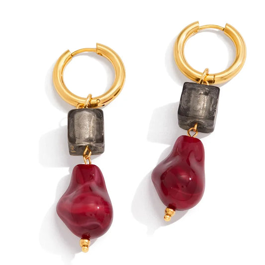 Aurora Gem Earrings – Σκουλαρίκια με κόκκινη και καπνίζουσα πέτρα σε χρυσούς κρίκους – So Cute by Dimi