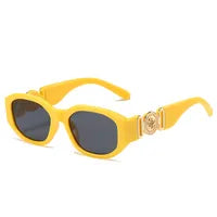 Καλοκαιρινά τετράγωνα γυαλιά ηλίου με μονόχρωμο σκελετό, υλικό φακών AC 