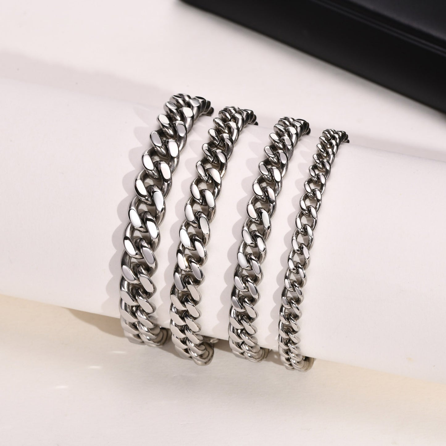 Simple Style Solid Color Stainless Steel Men'S Bracelets