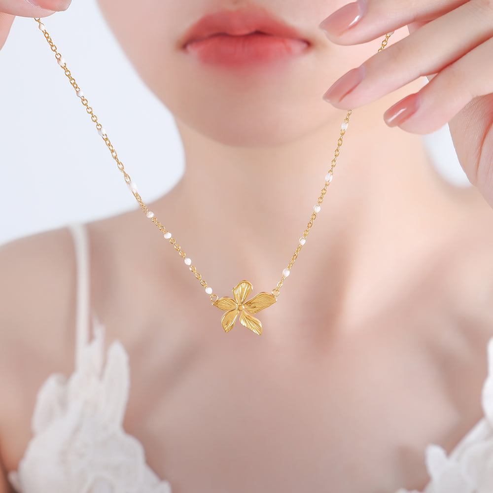 Sweet Flower Pearl Titanium Steel Necklace