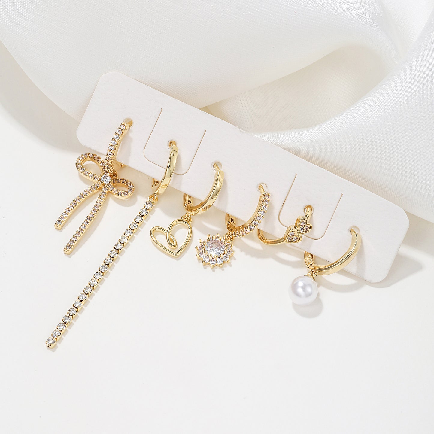 1 Set Elegant Simple Style Tassel Heart Shape Bow Knot Plating Inlay Imitation Pearl Brass Zircon 18k Gold Plated Earrings