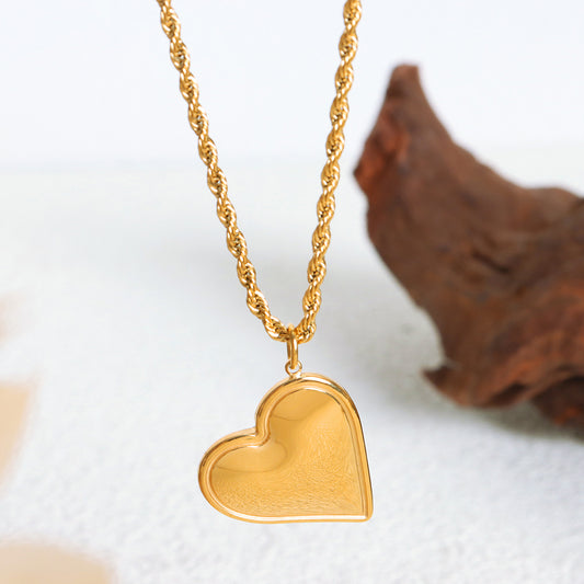 Lady Sweet Heart Shape Titanium Steel Plating 18K Gold Plated Necklace