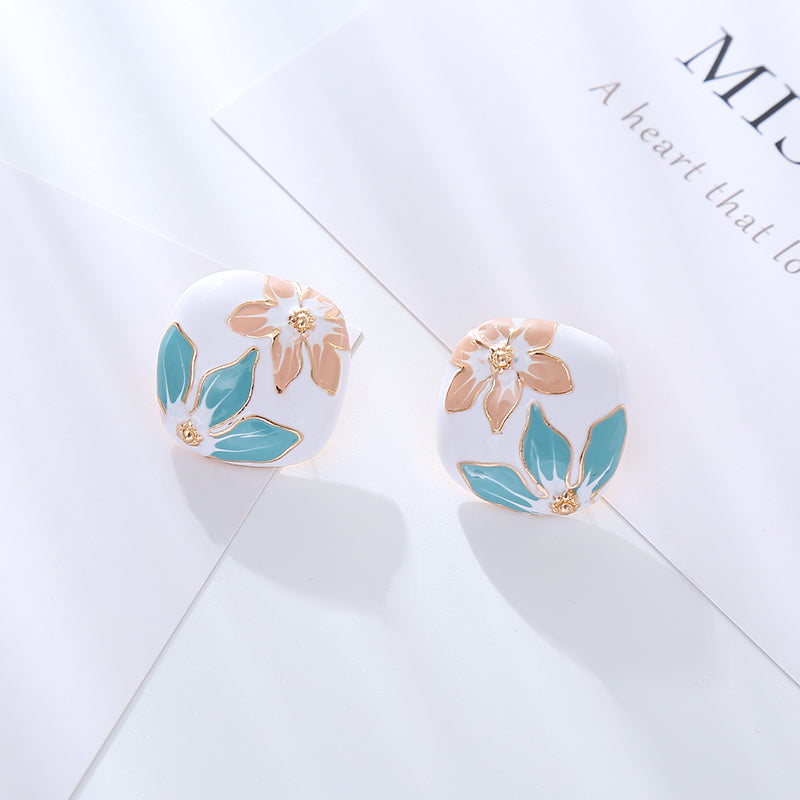 Elegant Luxurious Oval Flower Enamel Alloy Ear Studs