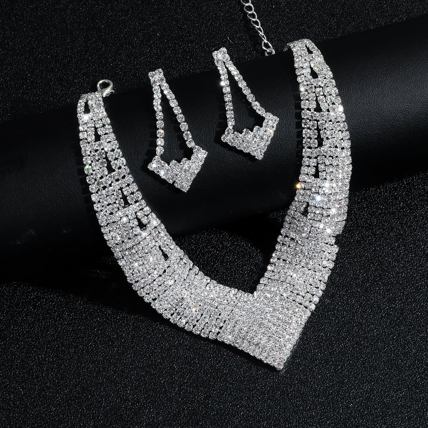 Elegant Shiny Geometric Alloy Plating Inlay Rhinestones Women's Earrings Necklace