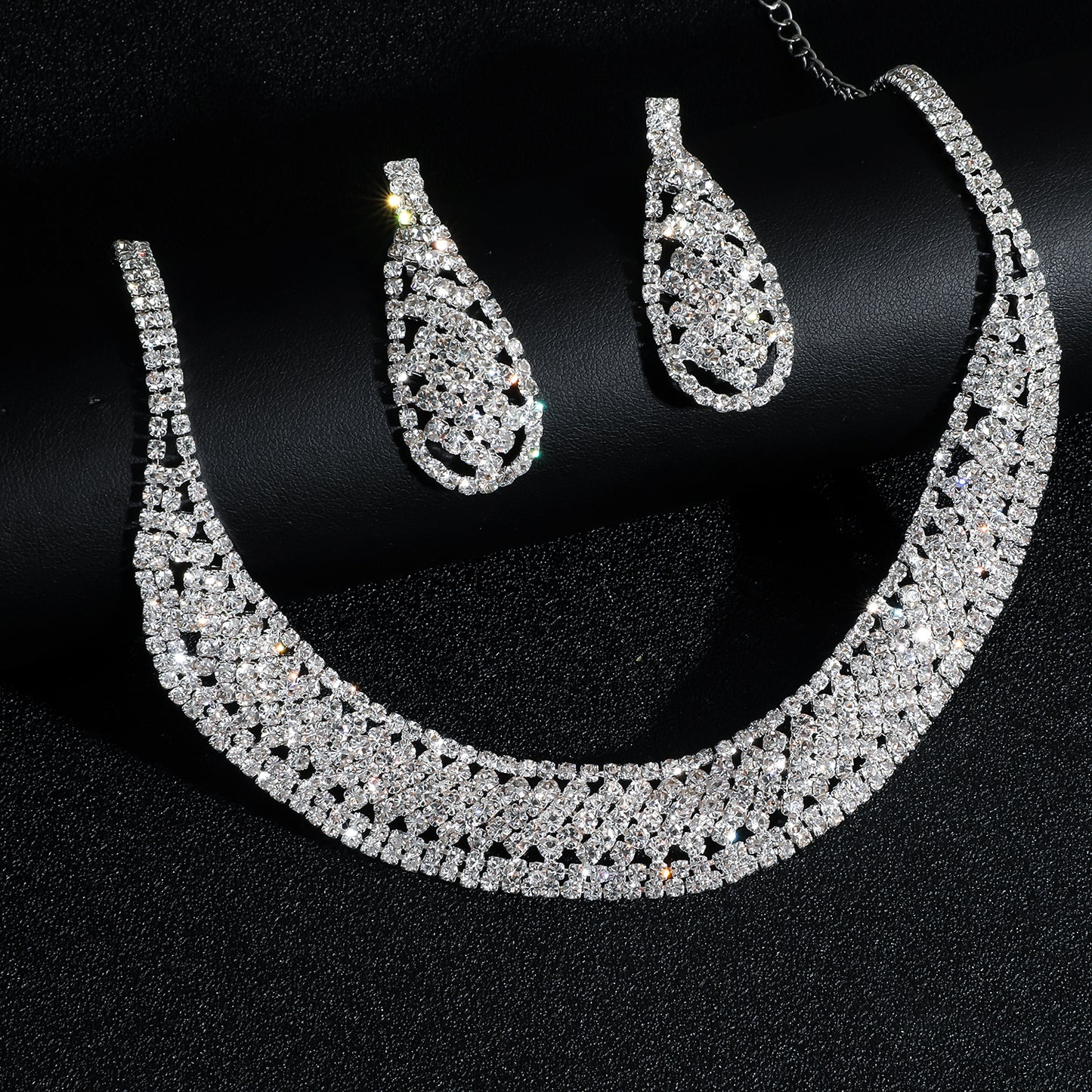 Elegant Shiny Geometric Alloy Plating Inlay Rhinestones Women's Earrings Necklace