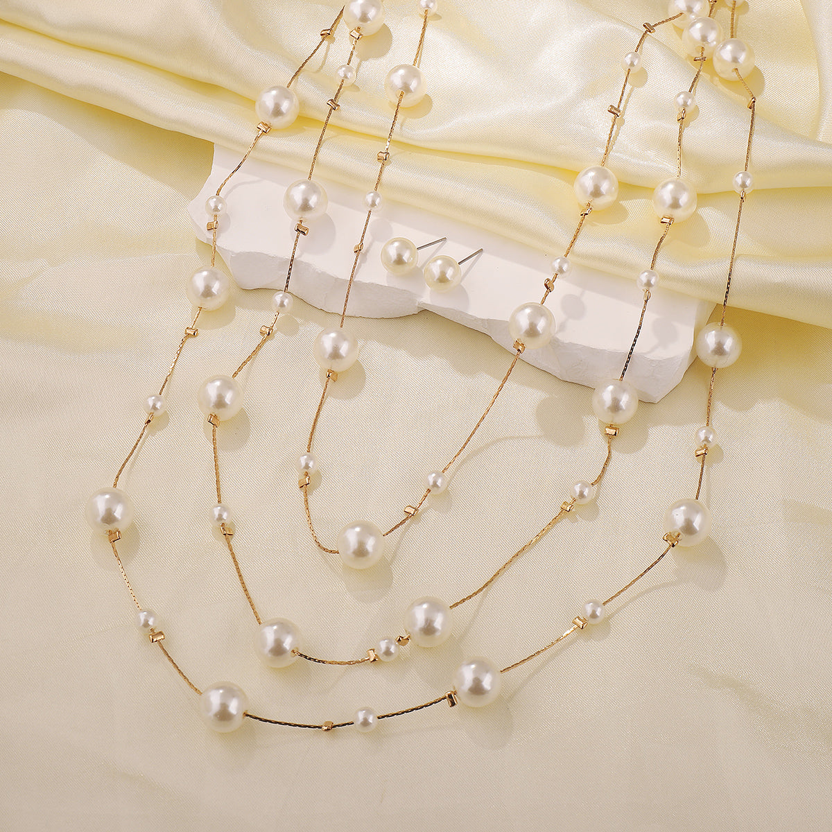 Elegant Modern Style Imitation Pearl Women's Layered Necklaces
