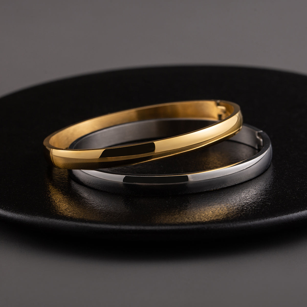 Elegant Simple Style Round Stainless Steel Shiny Metallic Plating 18k Gold Plated Bangle