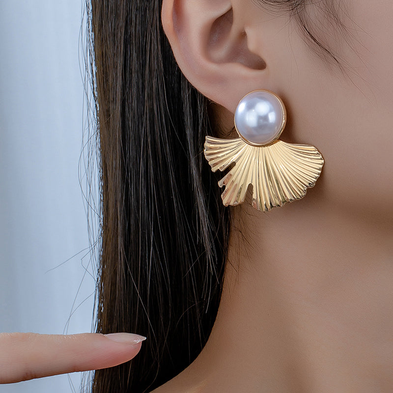 Elegant Vintage Style Ginkgo Leaf Plating Inlay Alloy Acrylic 14k Gold Plated Ear Studs