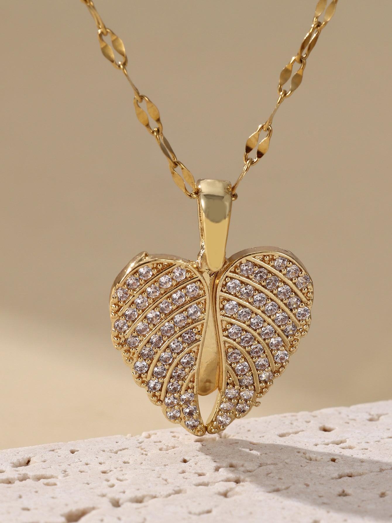 Elegant  Sweet Heart Shape Wings Stainless Steel Plating Inlay Zircon 18K Gold Plated Necklace