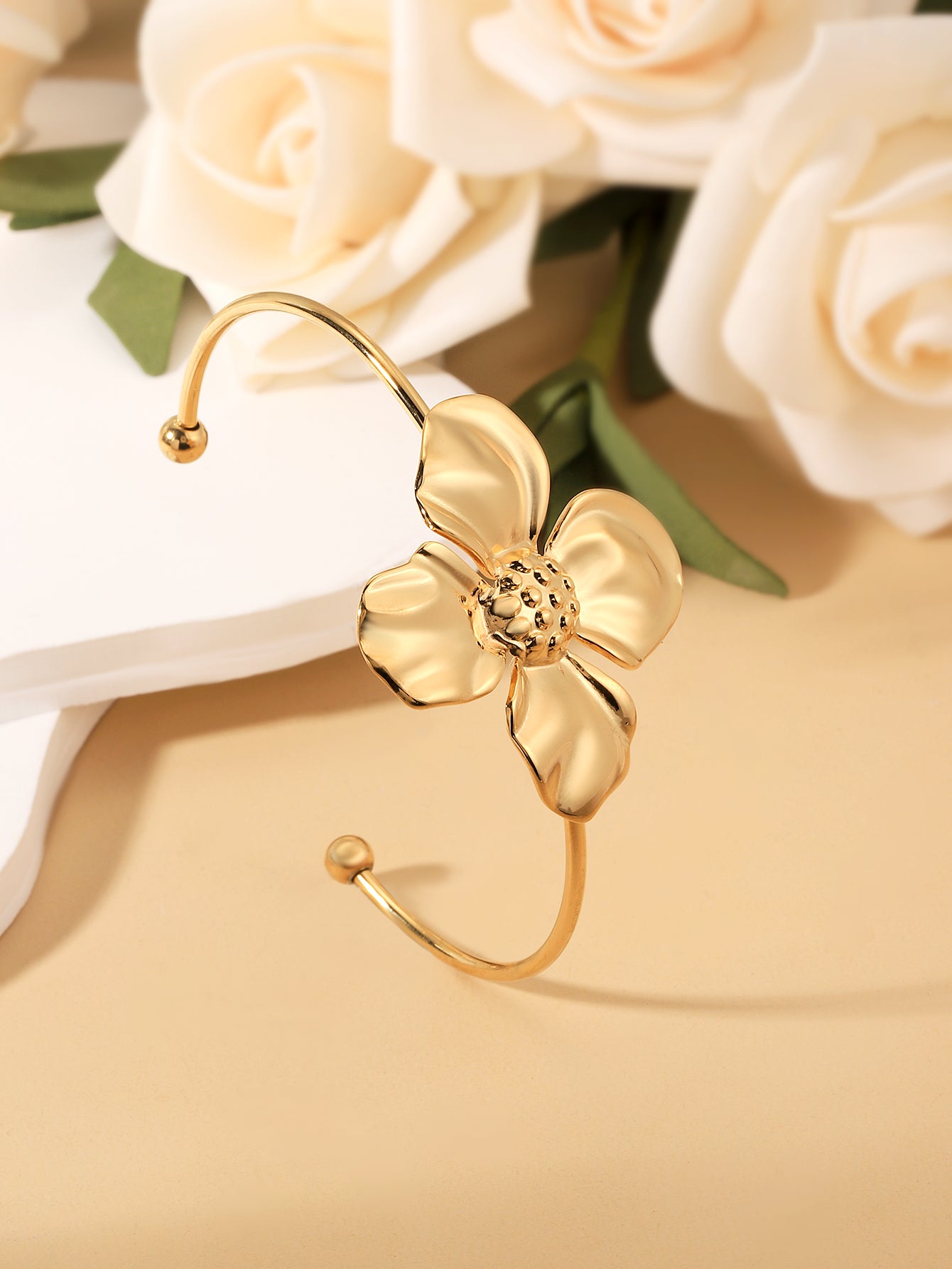Simple Style Flower Stainless Steel 18K Gold Plated Bangle