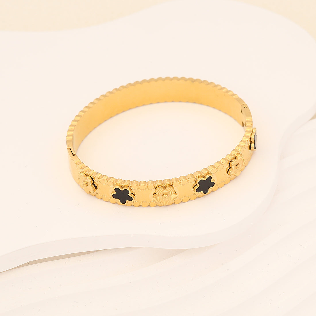 Vintage Style Flower Stainless Steel Plating Bangle