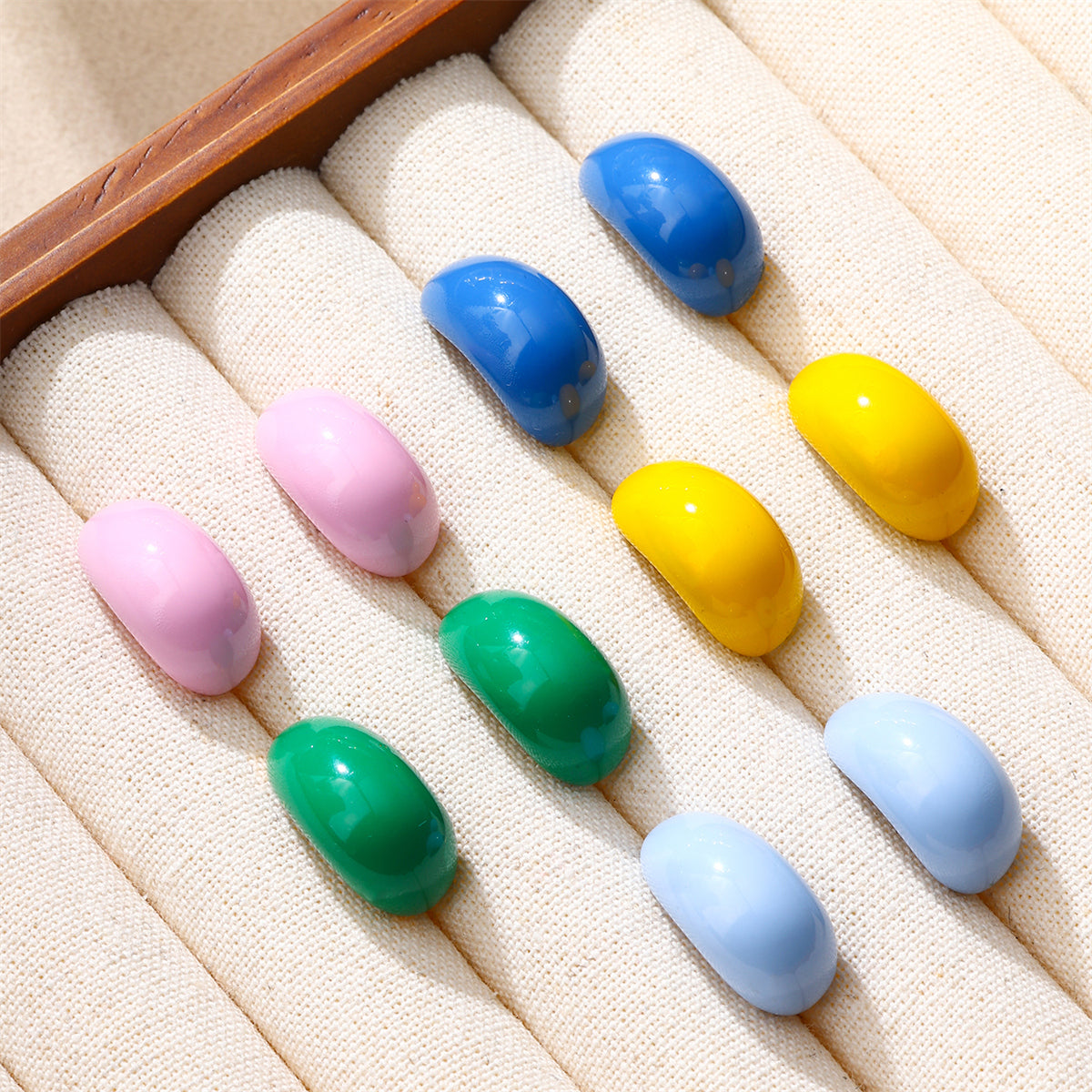 Χαριτωμένα σκουλαρίκια σε διάφορα χρώματα από επιχρυσωμένο 18K ατσάλι 304