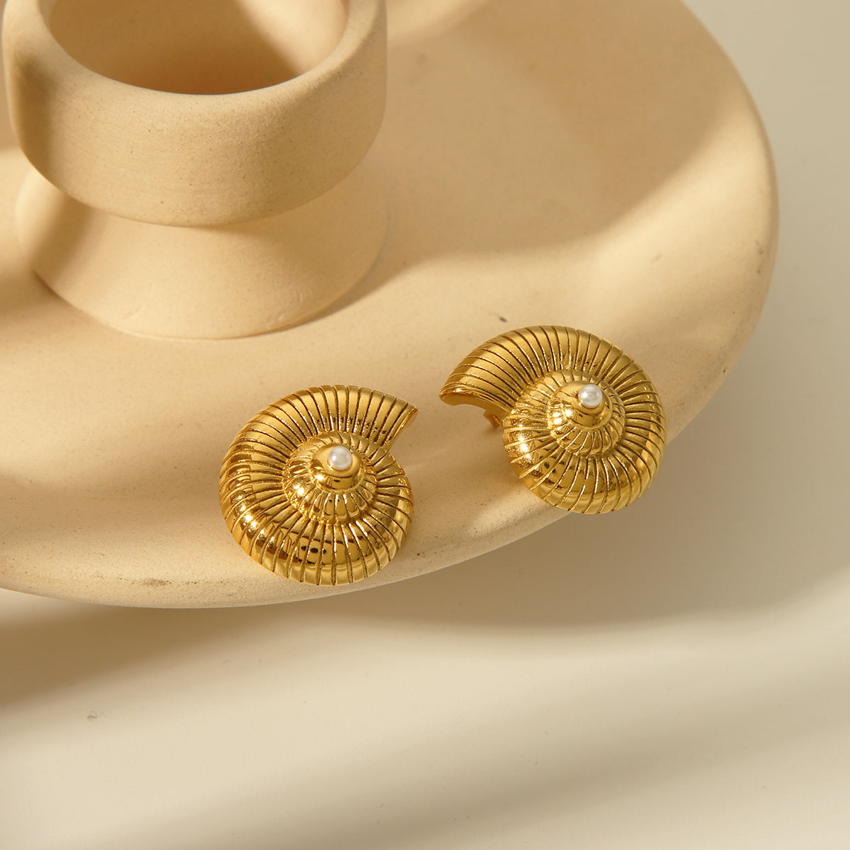 Casual Vintage Style Spiral Plating Inlay 304 Stainless Steel Artificial Pearls Zircon 18K Gold Plated Ear Studs