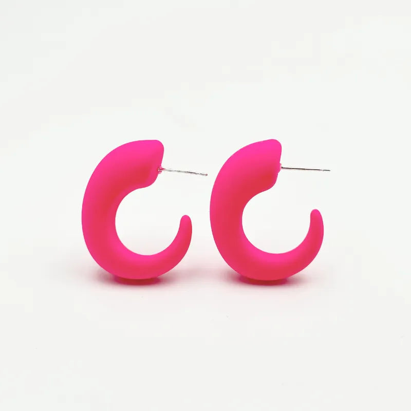 Sweet C Shape Geometric Arylic Ear Studs, pack of 2 pieces