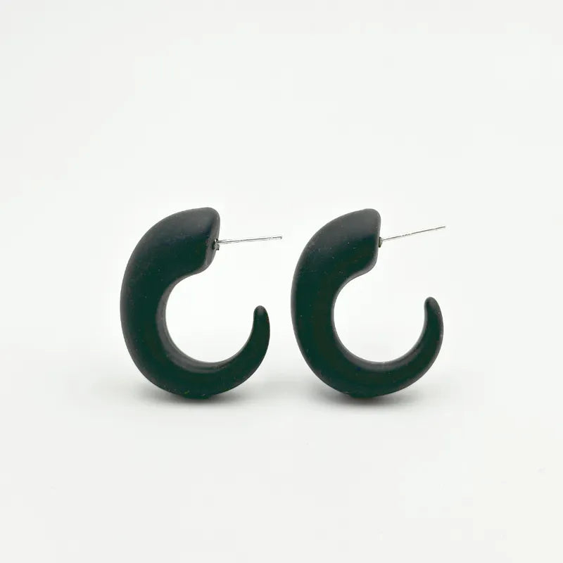 Sweet C Shape Geometric Arylic Ear Studs, pack of 2 pieces