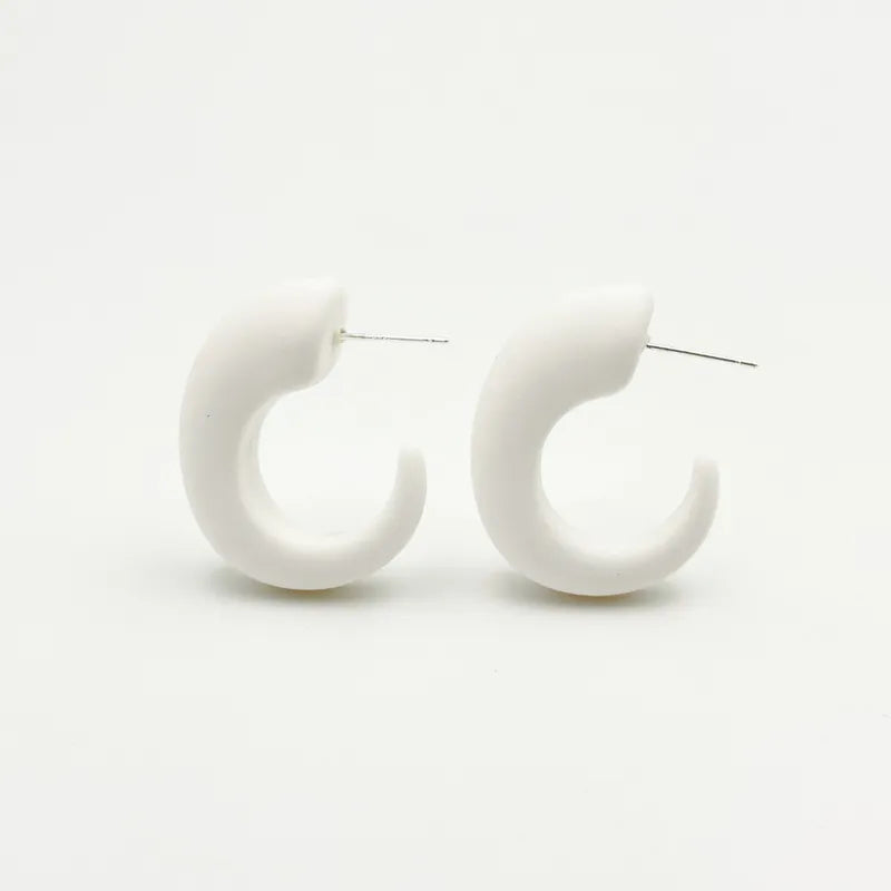 Sweet C Shape Geometric Arylic Ear Studs, pack of 2 pieces