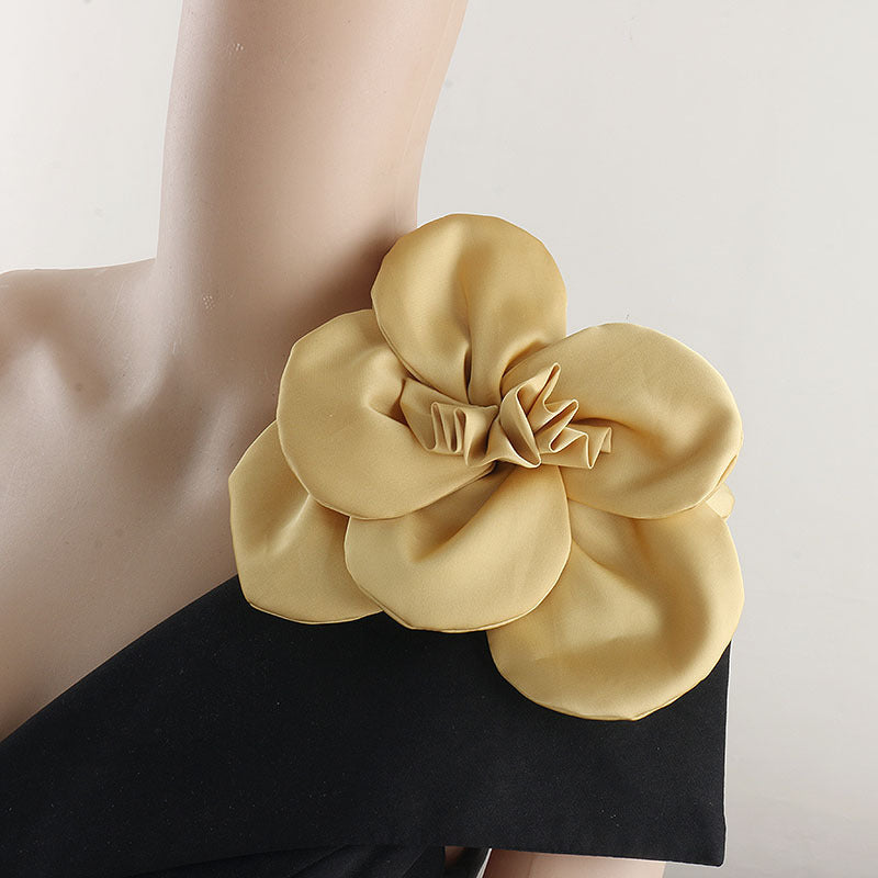 Elegant Flower Ribbon Women's Brooches