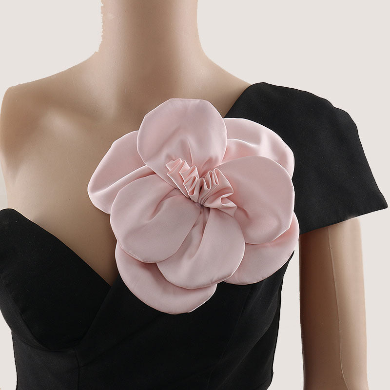 Elegant Flower Ribbon Women's Brooches