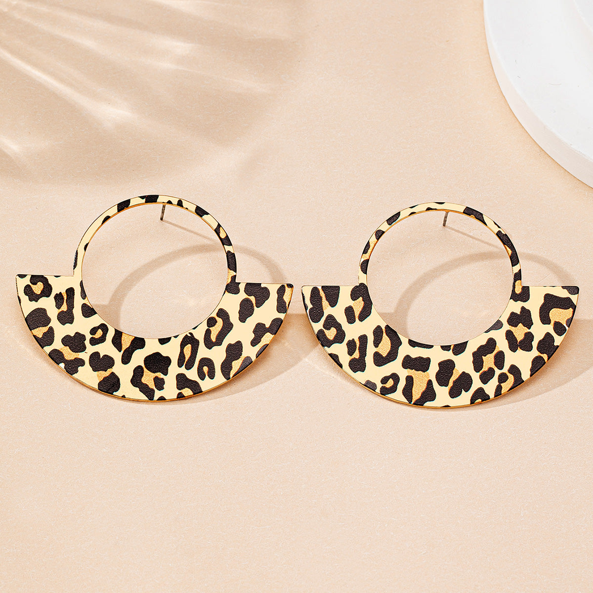 Elegant Vintage Style Round Leopard Ferroalloy Ear Studs