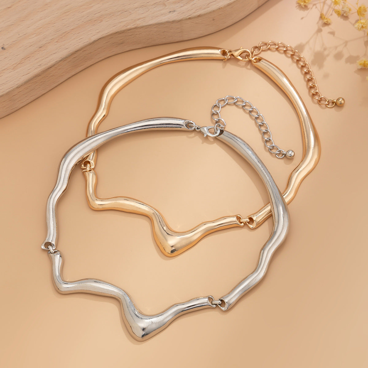 Cute Vintage Style Exaggerated Asymmetrical Alloy Choker