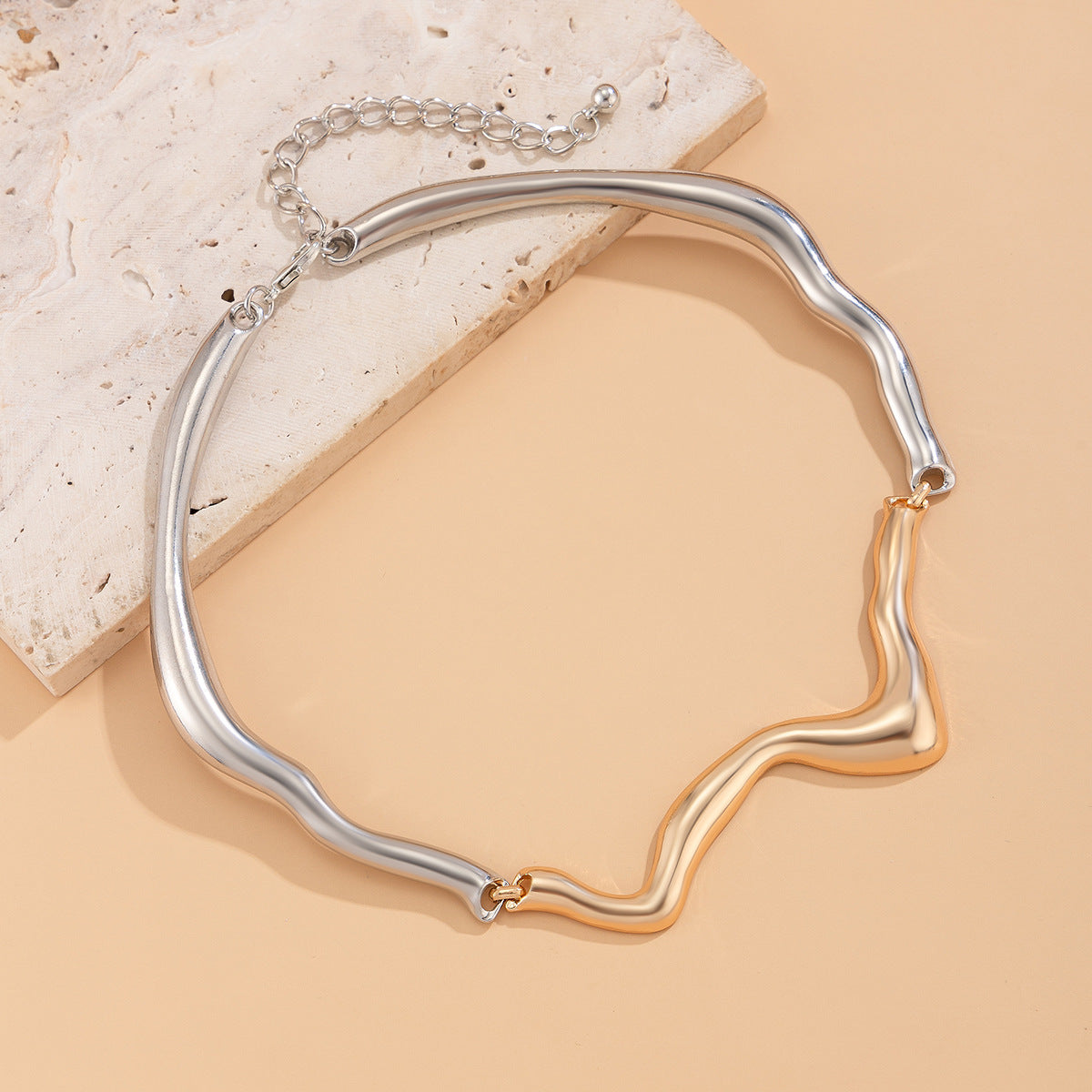 Cute Vintage Style Exaggerated Asymmetrical Alloy Choker