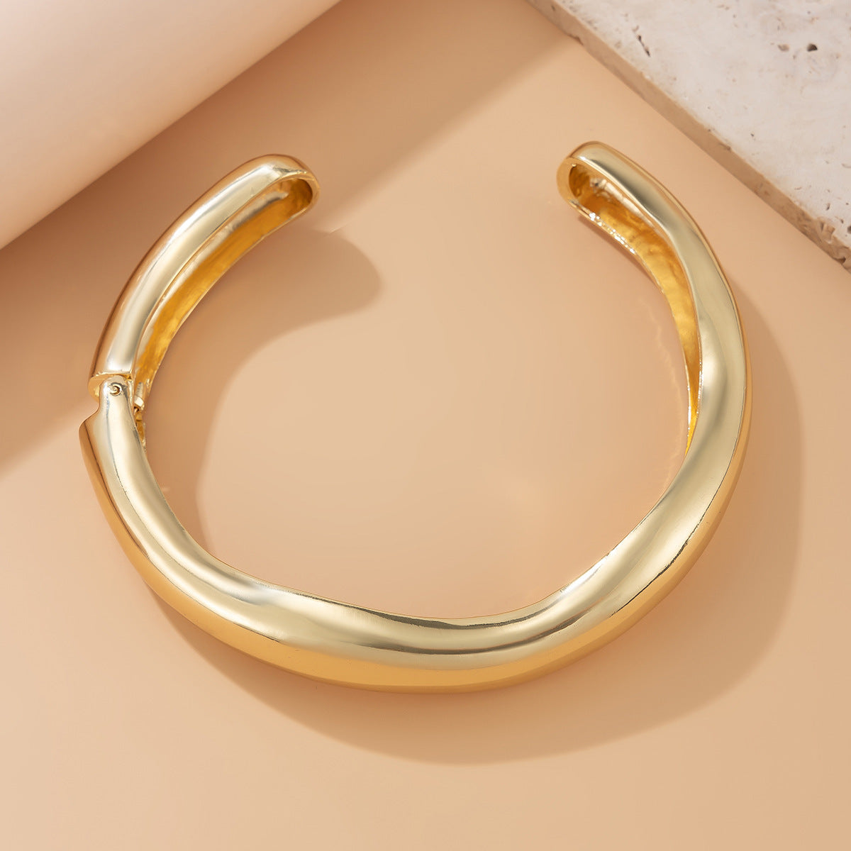 Asymmetrical Alloy Choker