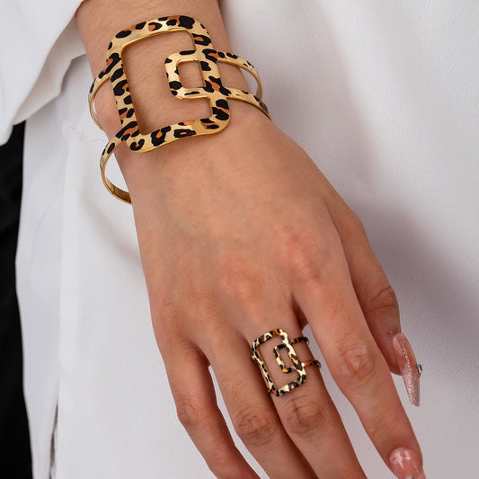 Elegant Retro Leopard Iron Women's Jewelry Set