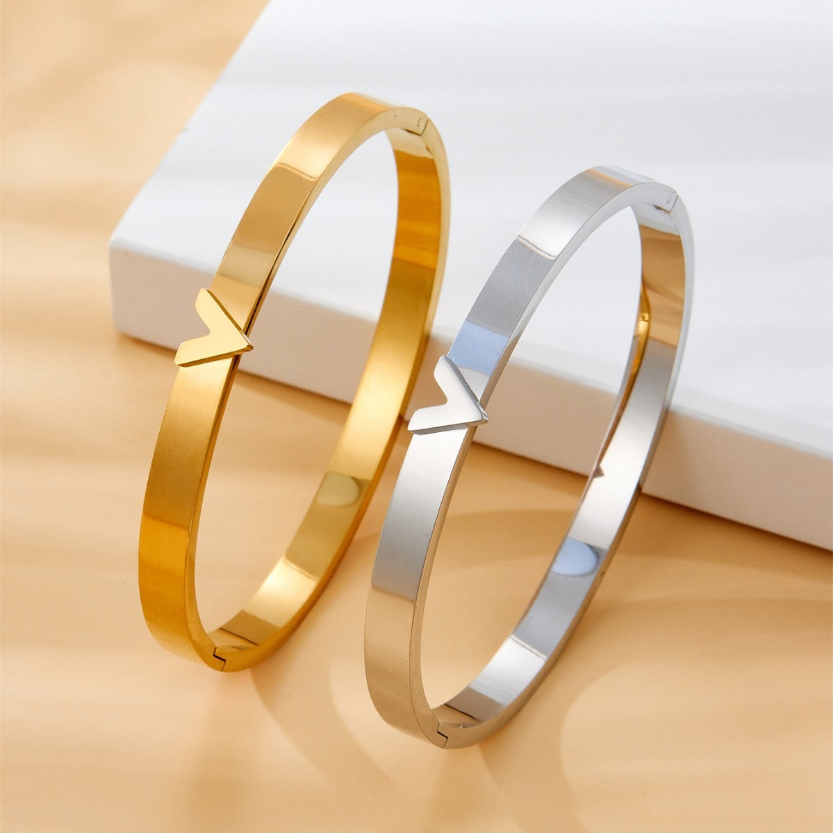 Elegant V Titanium Steel 18K Gold Plated Bangle