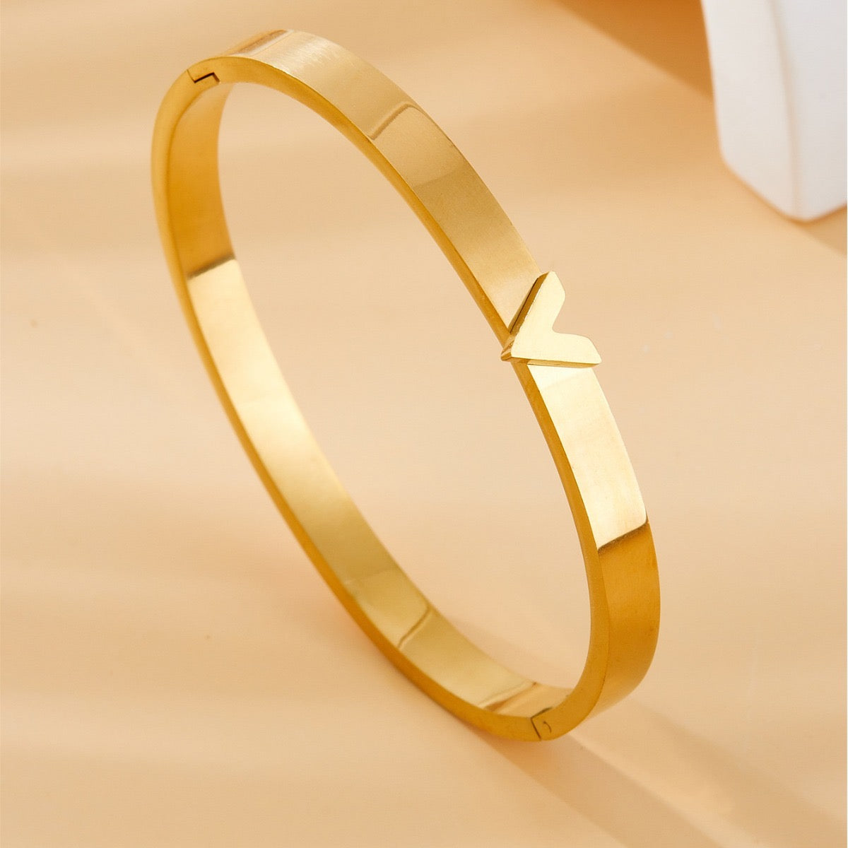 Elegant V Titanium Steel 18K Gold Plated Bangle