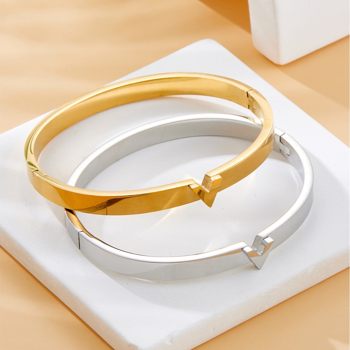 Elegant V Titanium Steel 18K Gold Plated Bangle