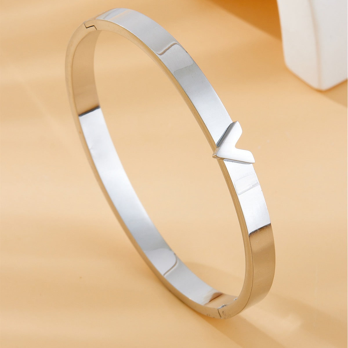 Elegant V Titanium Steel 18K Gold Plated Bangle