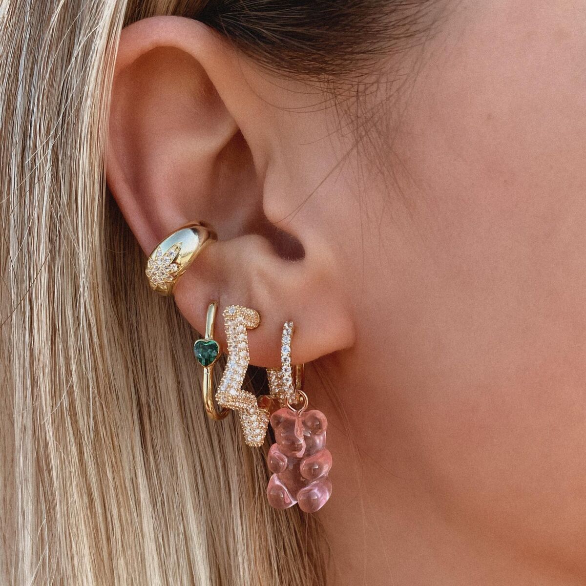 U-Shaped Copper Earrings with Heart-Shaped Zircon