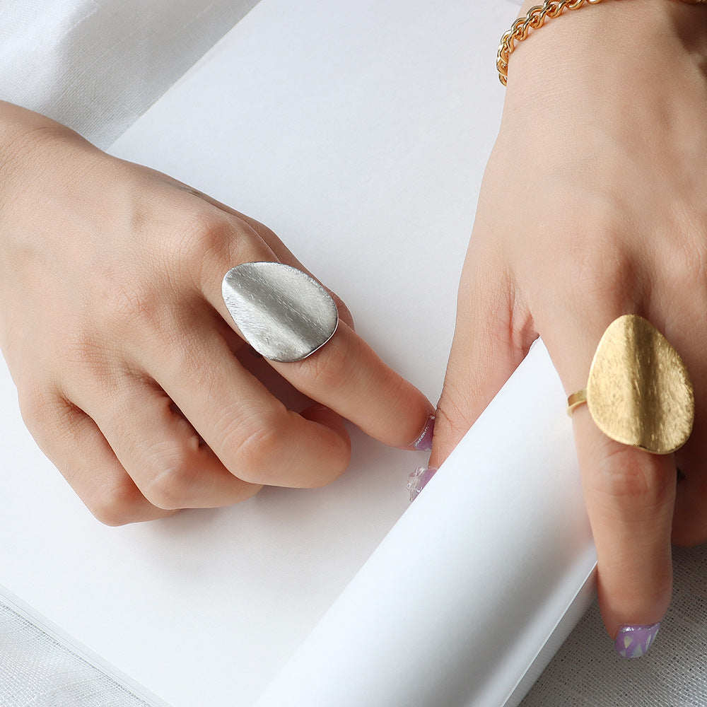Fashion δαχτυλίδι σε ακανόνιστο γεωμετρικό σχήμα από ατσάλι τιτανίου
