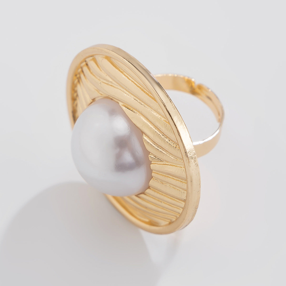 Oversized Round Women's Open Rings with Pearl