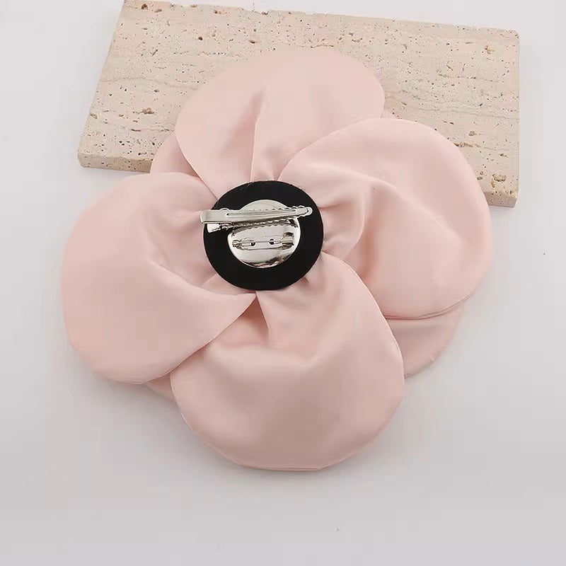 Elegant Flower Ribbon Women's Brooches